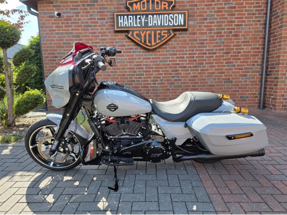 HARLEY-DAVIDSON FLHX Street Glide 117, 0010273