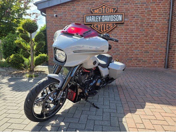 HARLEY-DAVIDSON FLHX Street Glide 117, 0010273