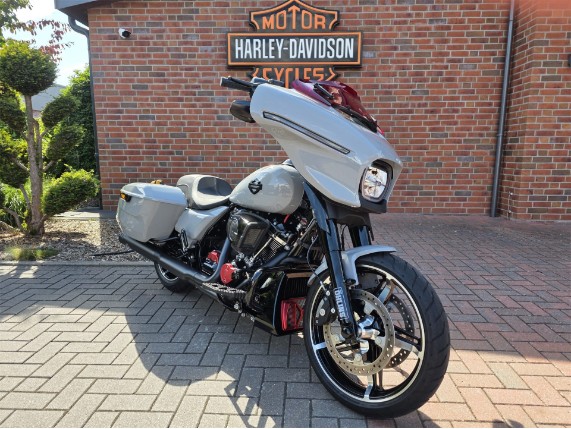 HARLEY-DAVIDSON FLHX Street Glide 117, 0010273
