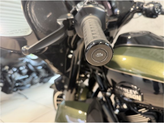 HARLEY-DAVIDSON FLHXL Street Glide Limited, 0011377