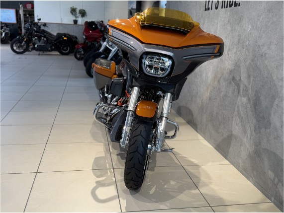 HARLEY-DAVIDSON FLHXSE CVO Street Glide, 0011143