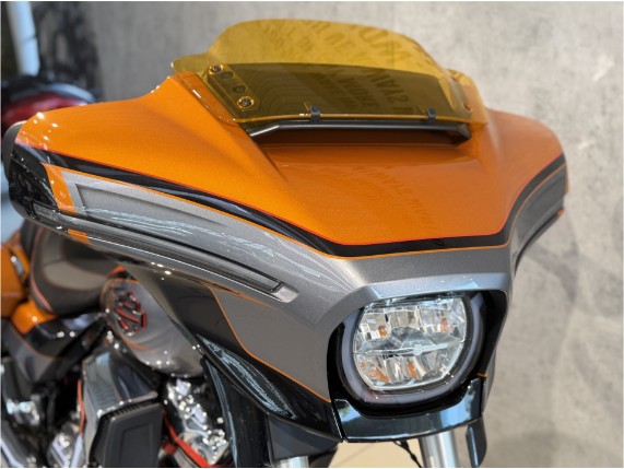 HARLEY-DAVIDSON FLHXSE CVO Street Glide, 0011143