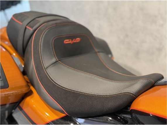 HARLEY-DAVIDSON FLHXSE CVO Street Glide, 0011143