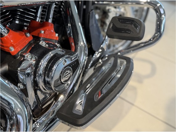 HARLEY-DAVIDSON FLHXSE CVO Street Glide, 0011143