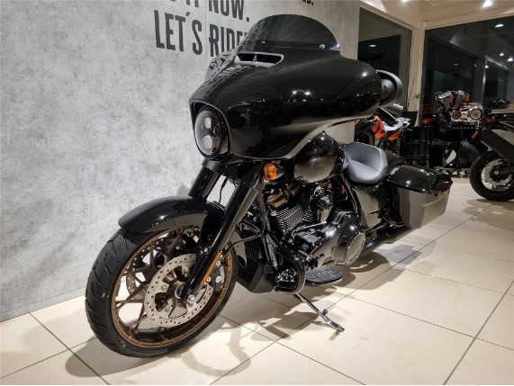 HARLEY-DAVIDSON FLHXST Street Glide ST, 5HD1ABL4XNS660805