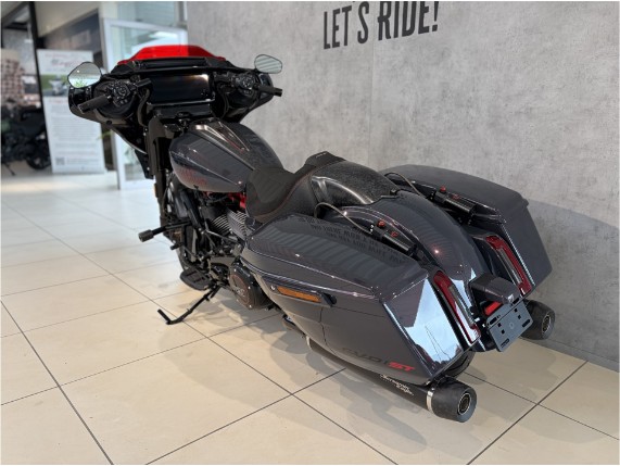 HARLEY-DAVIDSON FLHXSTSE CVO Street Glide ST, 0011405