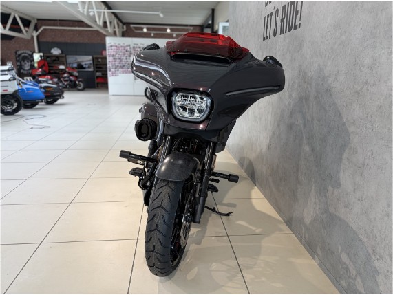 HARLEY-DAVIDSON FLHXSTSE CVO Street Glide ST, 0011405