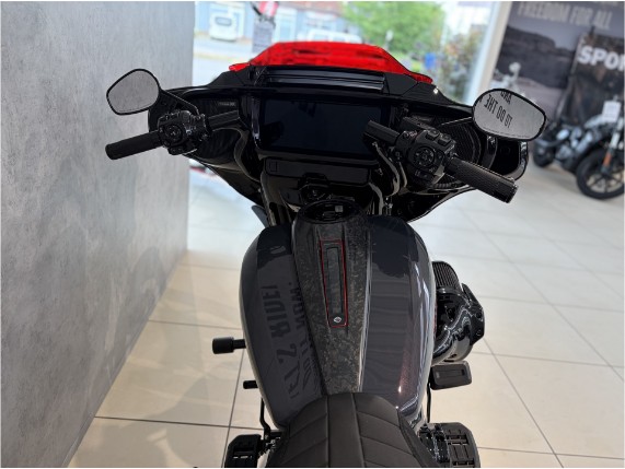 HARLEY-DAVIDSON FLHXSTSE CVO Street Glide ST, 0011405