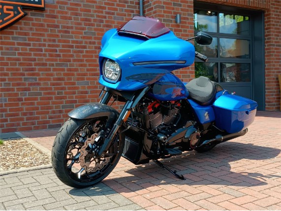 HARLEY-DAVIDSON FLHXSTSE CVO Street Glide ST, 0011500