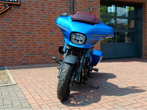 HARLEY-DAVIDSON FLHXSTSE CVO Street Glide ST, 0011500