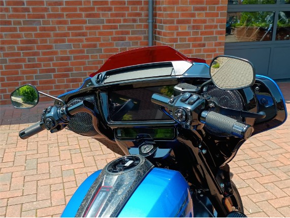 HARLEY-DAVIDSON FLHXSTSE CVO Street Glide ST, 0011500