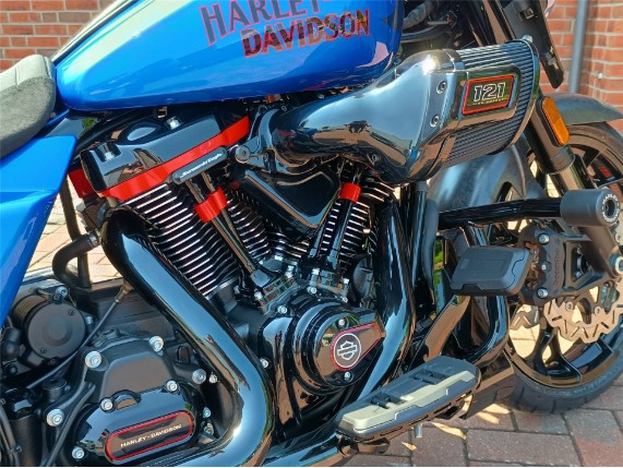 HARLEY-DAVIDSON FLHXSTSE CVO Street Glide ST, 0011500