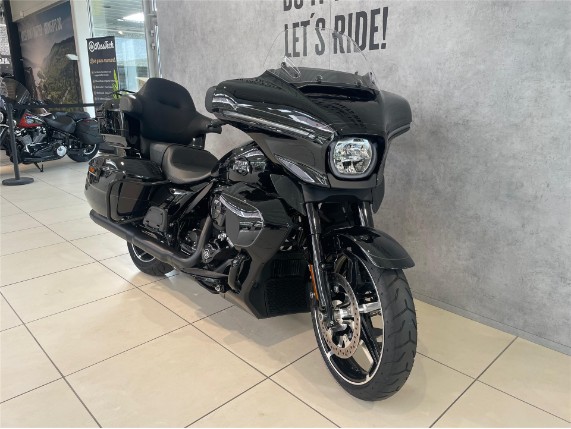 HARLEY DAVIDSON FLHXU Street Glide Ultra, 0010327