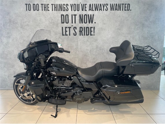 HARLEY DAVIDSON FLHXU Street Glide Ultra, 0010327