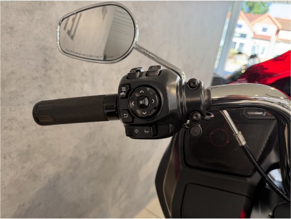 HARLEY-DAVIDSON FLTRX Road Glide, 0010749