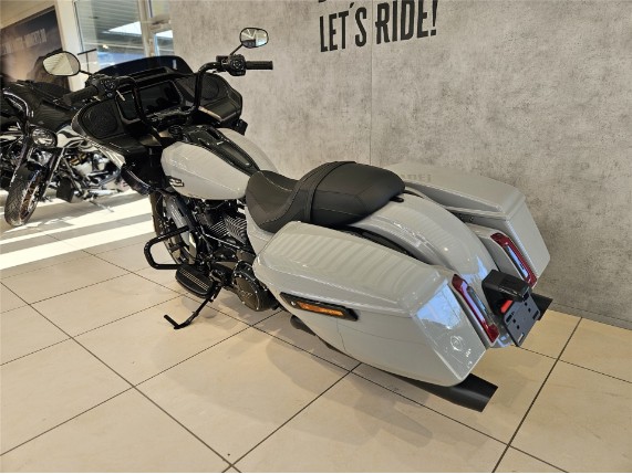 HARLEY-DAVIDSON FLTRX Road Glide, 0011183