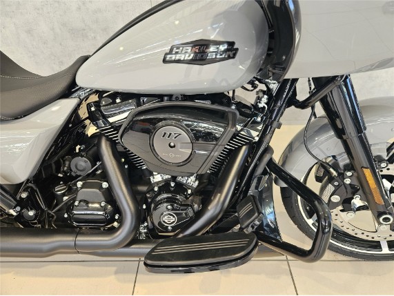 HARLEY-DAVIDSON FLTRX Road Glide, 0011183