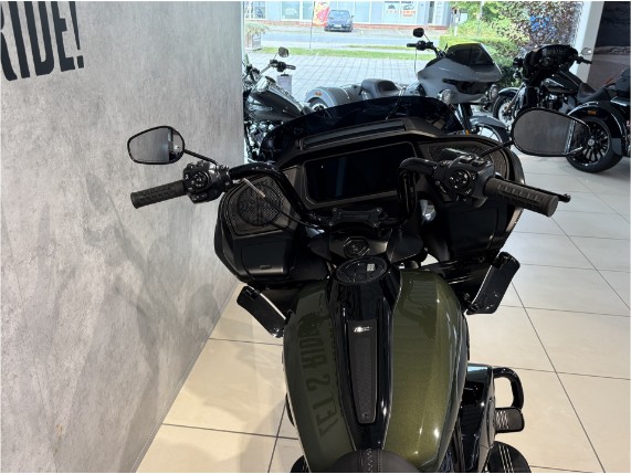 HARLEY-DAVIDSON FLTRX Road Glide, 0011555