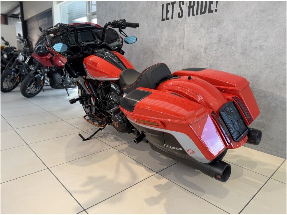 HARLEY-DAVIDSON FLTRXSE CVO Road Glide mit J&H, 0009866