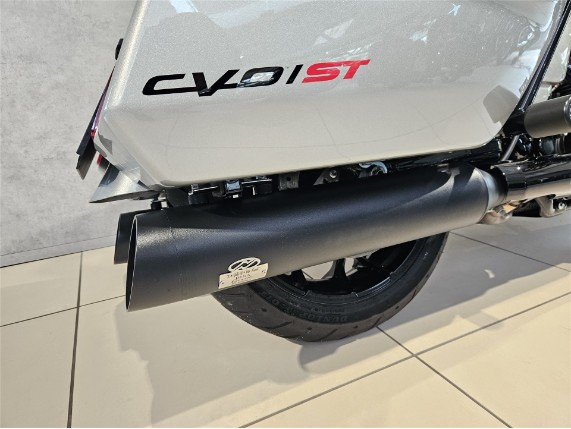 HARLEY-DAVIDSON FLTRXSTSE CVO Road Glide ST, 0010148