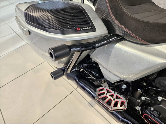 HARLEY-DAVIDSON FLTRXSTSE CVO Road Glide ST, 0010148