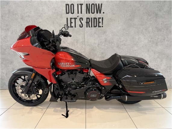 HARLEY-DAVIDSON FLTRXSTSE CVO Road Glide ST, 0011361