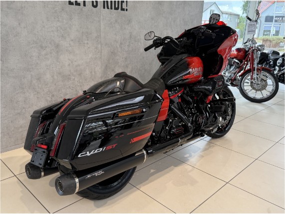 HARLEY-DAVIDSON FLTRXSTSE CVO Road Glide ST, 0011361
