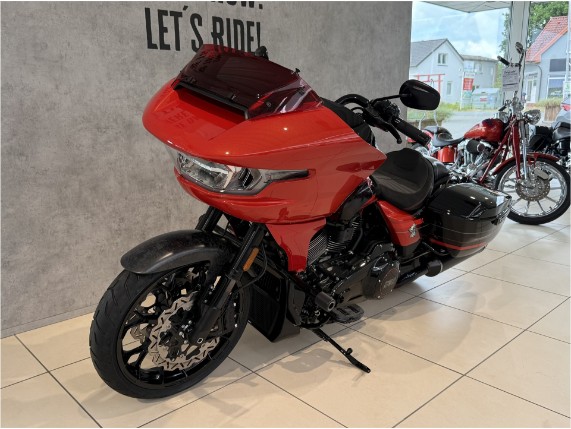 HARLEY-DAVIDSON FLTRXSTSE CVO Road Glide ST, 0011361