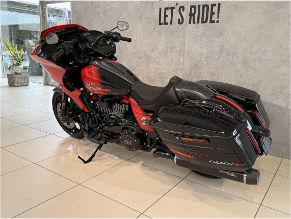 HARLEY-DAVIDSON FLTRXSTSE CVO Road Glide ST, 0011361