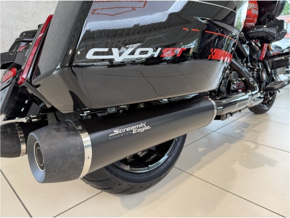 HARLEY-DAVIDSON FLTRXSTSE CVO Road Glide ST, 0011361