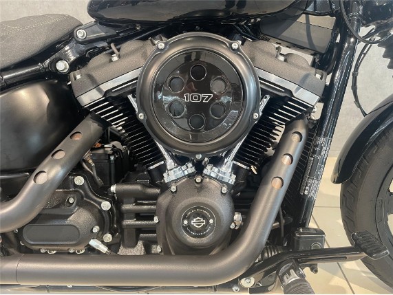 HARLEY-DAVIDSON FXBB Softail Street Bob, 0010586