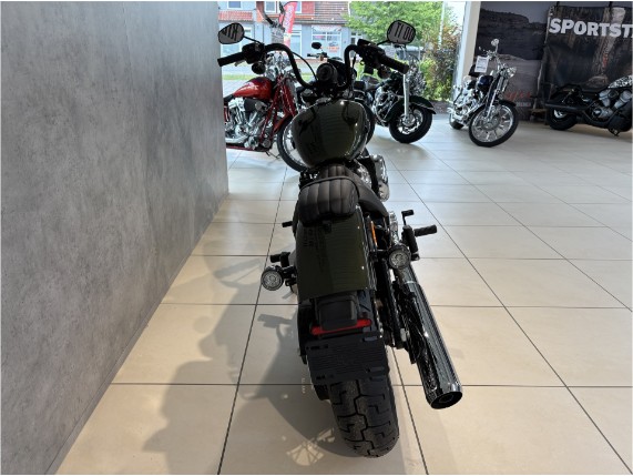 HARLEY-DAVIDSON FXBB Softail Street Bob, 0011501