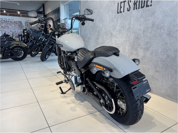 HARLEY-DAVIDSON FXBB Softail Street Bob 117, 0010263