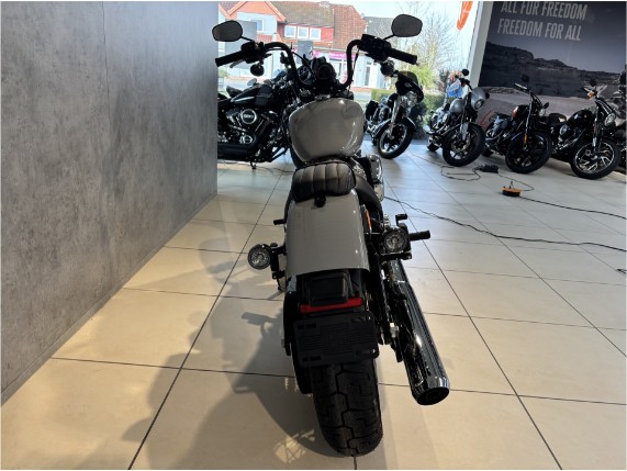 HARLEY-DAVIDSON FXBB Softail Street Bob 117, 0010263