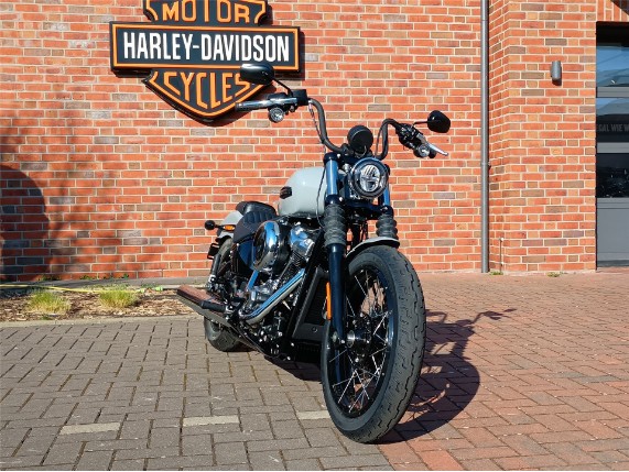 HARLEY-DAVIDSON FXBB Softail Street Bob 117, 0010267