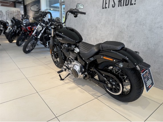 HARLEY-DAVIDSON FXBB Softail Street Bob 117, 0010274