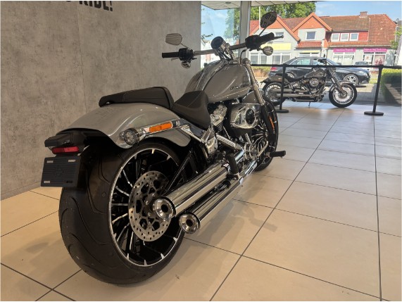 Harley-Davidson FXBR Softail Breakout 117, 0010496