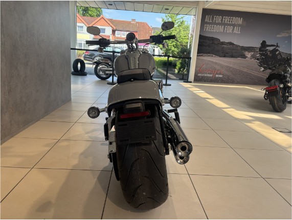 Harley-Davidson FXBR Softail Breakout 117, 0010496