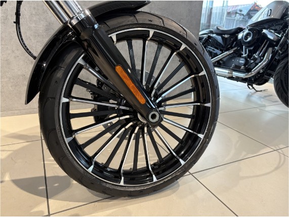 Harley-Davidson FXBR Softail Breakout 117, 0011155