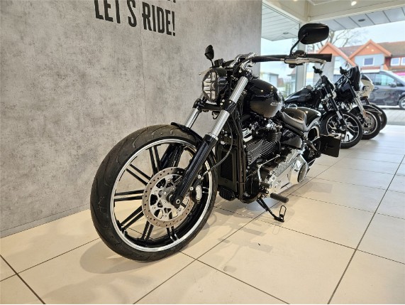 HARLEY-DAVIDSON FXBRS Softail Breakout, 0006995