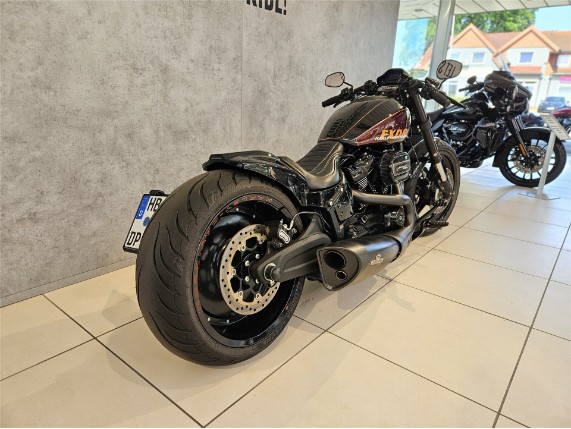HARLEY-DAVIDSON FXDR 114, 0010540