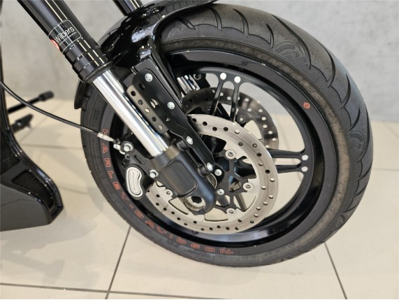 HARLEY-DAVIDSON FXDR 114, 0010540