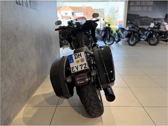 HARLEY DAVIDSON FXLRST Softail Low Rider ST, 0007635