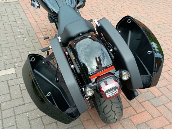 HARLEY-DAVIDSON FXLRST Softail Low Rider ST, 0010209