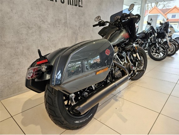 Harley-Davidson FXLRST Softail Low Rider ST, 0010322