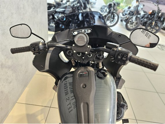 Harley-Davidson FXLRST Softail Low Rider ST, 0010322