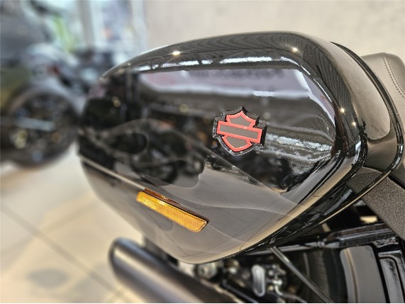 Harley-Davidson FXLRST Softail Low Rider ST, 0010326