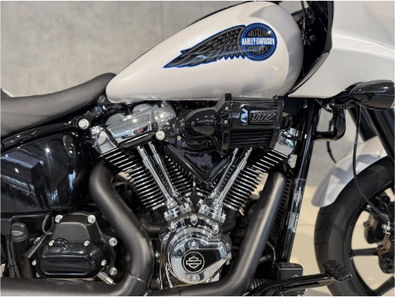 Harley-Davidson FXLRST Softail Low Rider ST, 0010355