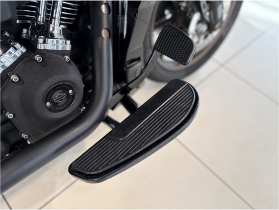 Harley-Davidson FXLRST Softail Low Rider ST, 0010597