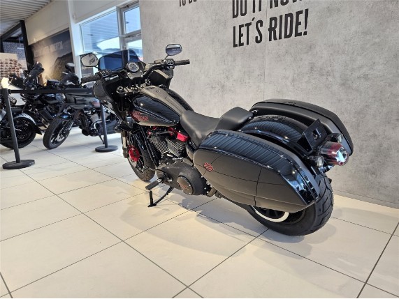 Harley-Davidson FXLRST Softail Low Rider ST, 0010697